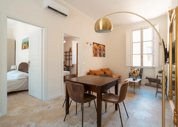 Casa - Stylish Two Bedroom In The Heart Of Trastevere