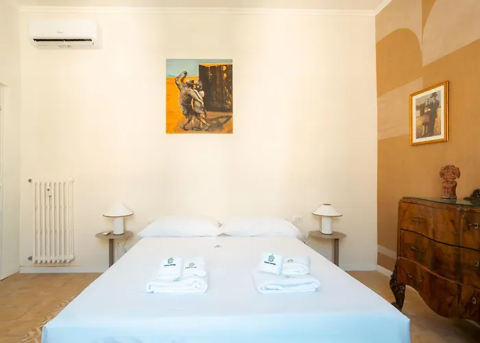 Apartment Casa - Stylish Two Bedroom In The Heart Of Trastevere *