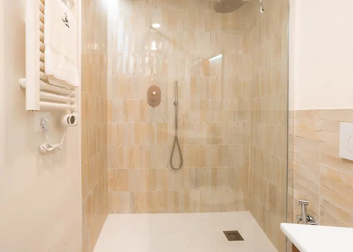 Casa - Stylish Two Bedroom In The Heart Of Trastevere