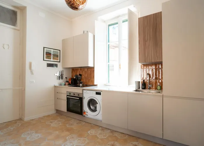 Casa - Stylish Two Bedroom In The Heart Of Trastevere *