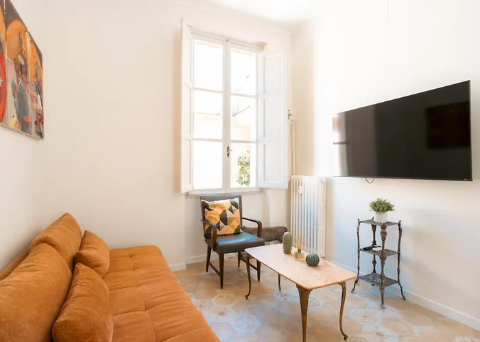 Apartment Casa - Stylish Two Bedroom In The Heart Of Trastevere *