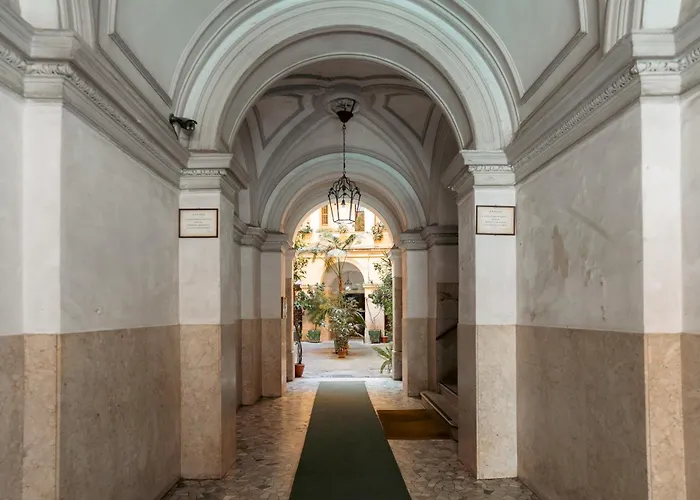 Casa - Stylish Two Bedroom In The Heart Of Trastevere *